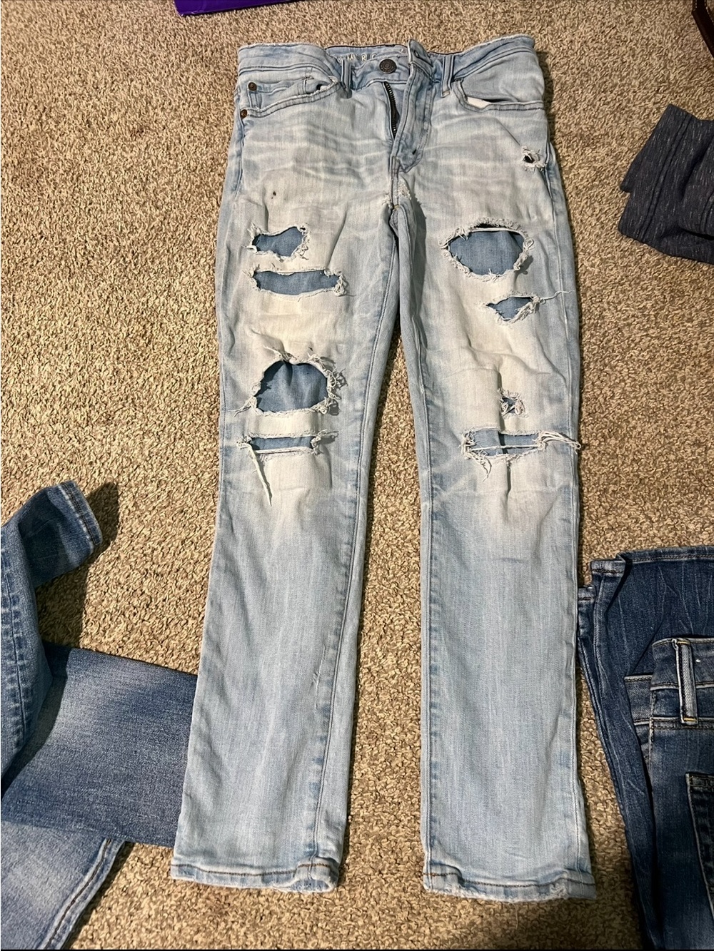 American Eagle Outfitters Light Blue Distressed Skinny Jeans